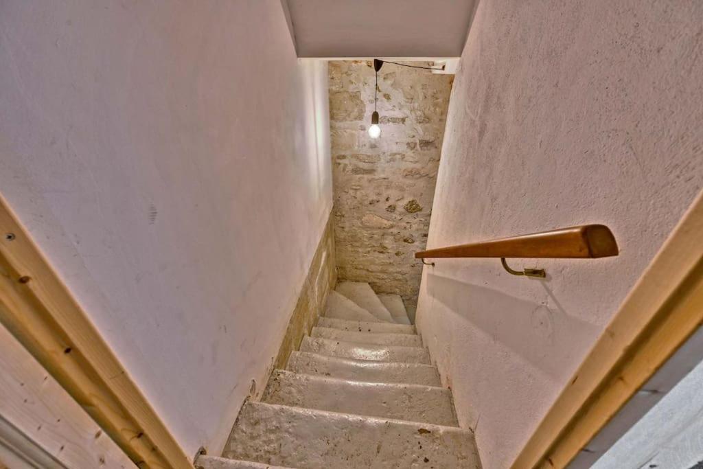 Apartmán La Bulle - Parking Gratuit En Souterrain - 2 Mins Du Palais Des Papes - Clim Ac - Wifi Avignon Exteriér fotografie