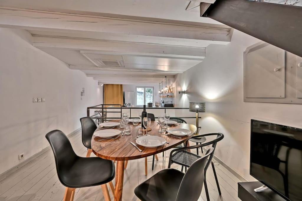 Apartmán La Bulle - Parking Gratuit En Souterrain - 2 Mins Du Palais Des Papes - Clim Ac - Wifi Avignon Exteriér fotografie
