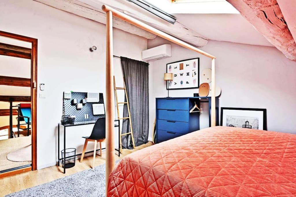 Apartmán La Bulle - Parking Gratuit En Souterrain - 2 Mins Du Palais Des Papes - Clim Ac - Wifi Avignon Exteriér fotografie